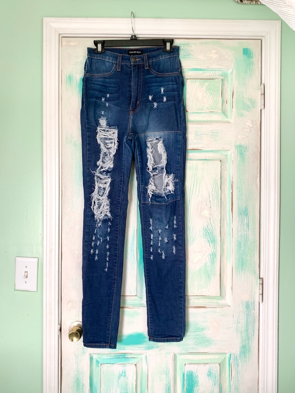 Fashion Nova Aphrodite Distressed Dark Wash Skinny Jeans 13